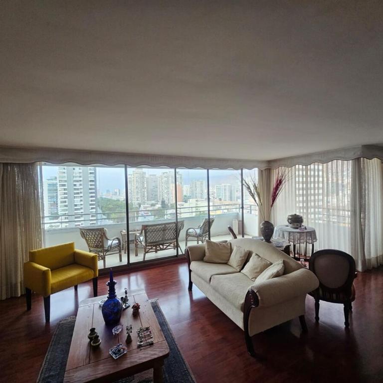 Espectacular Depto en Parque Brasil, Ideal para Exponor - Three-Bedroom Apartment - 26