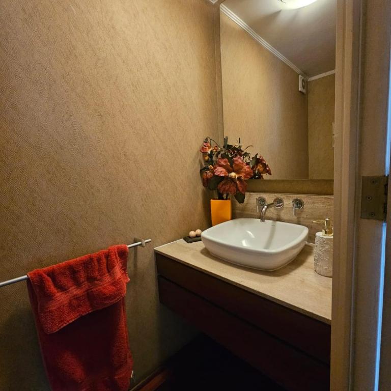 Espectacular Depto en Parque Brasil, Ideal para Exponor - Three-Bedroom Apartment - 31