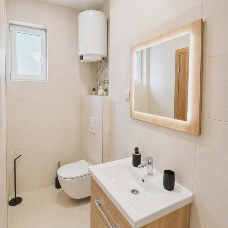 Little Vine House - One-Bedroom House - 13