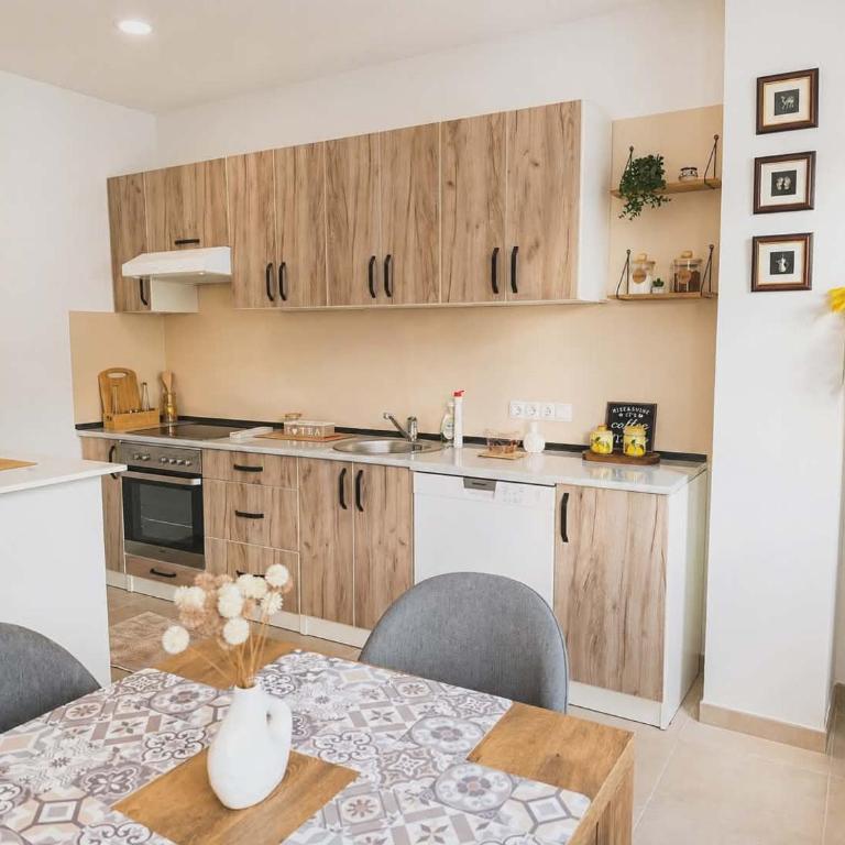 Little Vine House - One-Bedroom House - 8