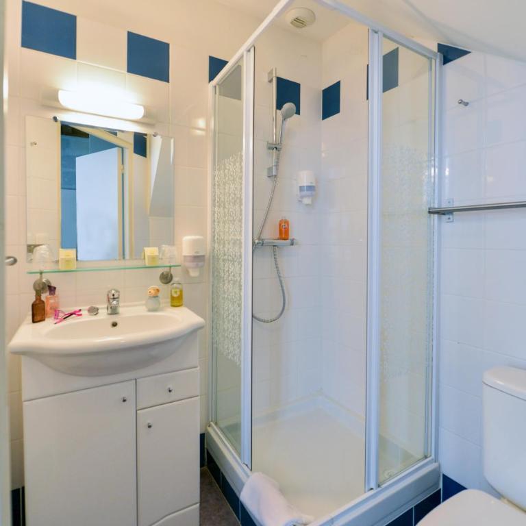Logis Hôtel Restaurant Cristal - Chambre en Duplex - 2