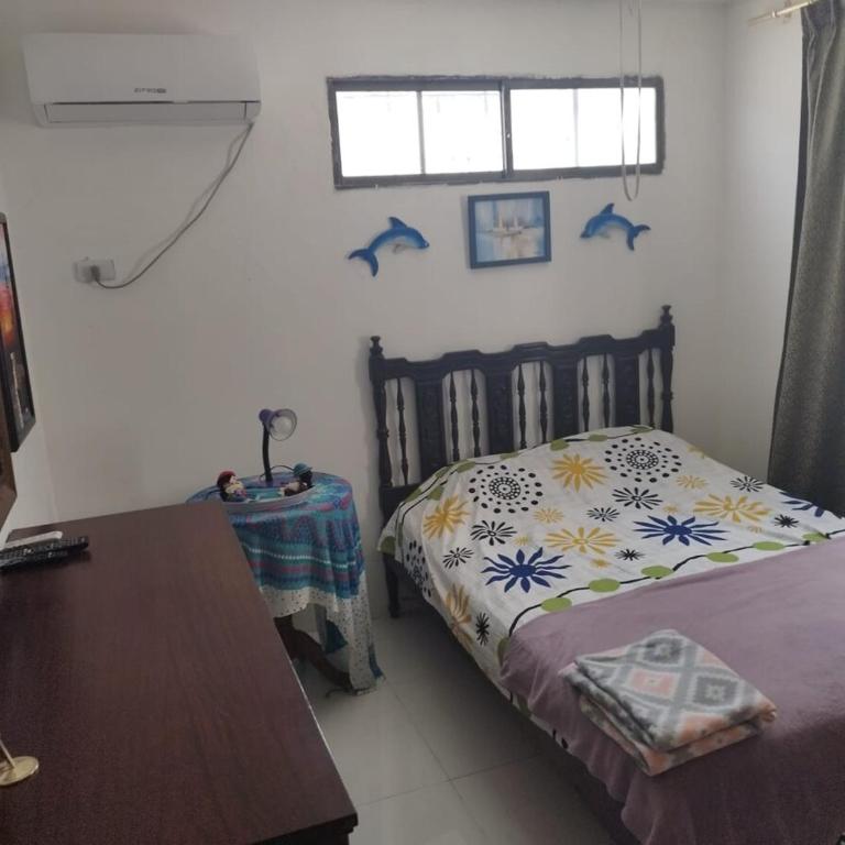 Casa Familiar Salinas - Four-Bedroom House - 5
