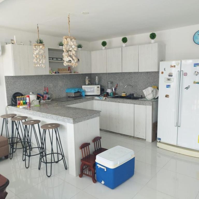Casa Familiar Salinas - Four-Bedroom House - 10