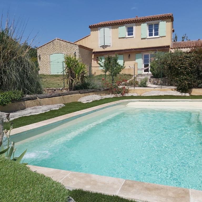 Villa on a 1,000 m plot, swimming pool, air condi - Five-Bedroom House - 34