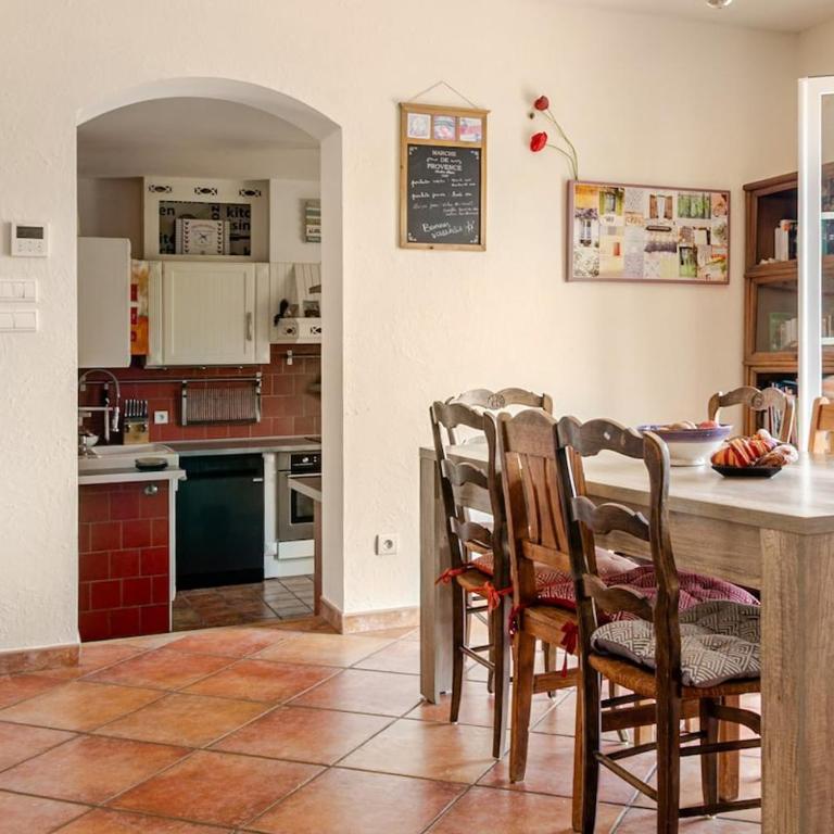 Villa on a 1,000 m plot, swimming pool, air condi - Five-Bedroom House - 47