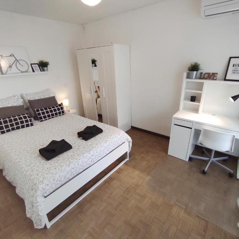 T4 3 chambres 4 étoiles clim avec garage ideal groupe tourisme et croisières proche Port Euromed Terrasses du port - Appartement 3 Chambres - 6