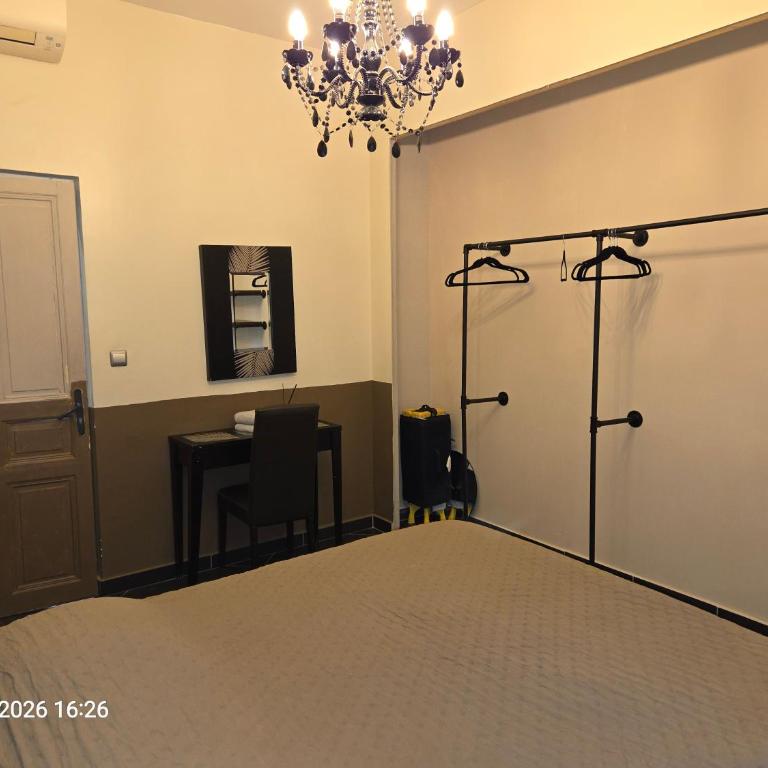 Intra Muros Thiers appart 8 pers 3 ch Wifi tout équipé parking proche - Apartment mit 3 Schlafzimmern - 8