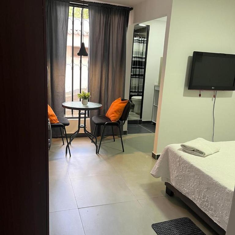 Apartaestudios amoblados en el norte de Cali - Apartment - 1