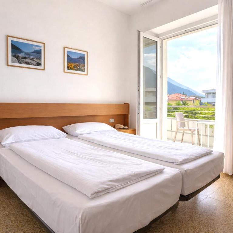 Hotel Villa Clara - Doppel-/Zweibettzimmer mit Balkon - 10
