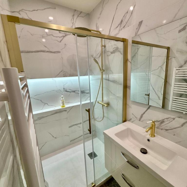Luxury Appartment Paris Trocadero - 2 bedrooms 80m2 - Two-Bedroom Apartment - 16