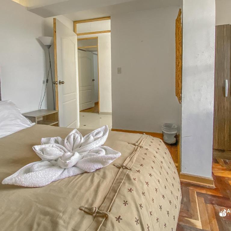 Elite 3BR Stay, 8 Minutos Plaza de Armas - Three-Bedroom Apartment - 1