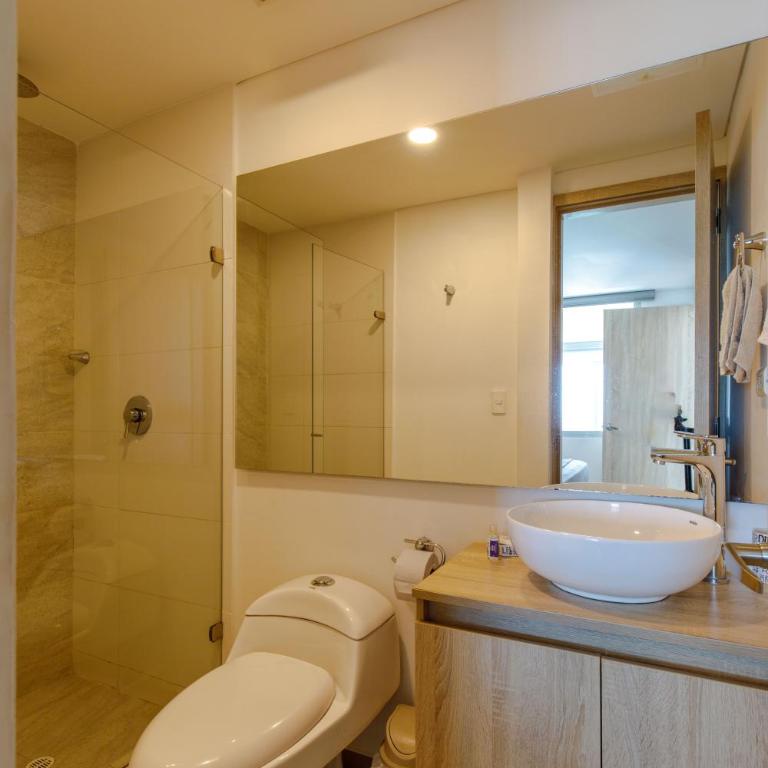 Apartamento de tres alcobas - Three-Bedroom Apartment - 5