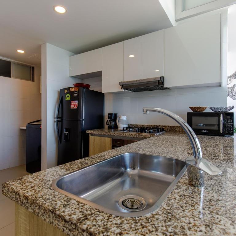 Apartamento de tres alcobas - Three-Bedroom Apartment - 7
