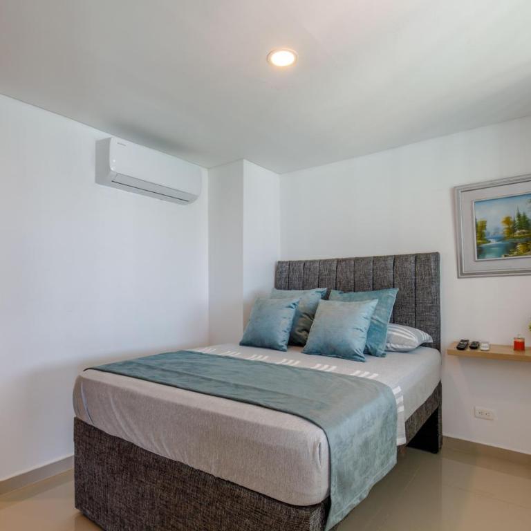 Apartamento de tres alcobas - Three-Bedroom Apartment - 9