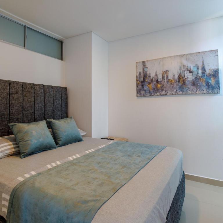 Apartamento de tres alcobas - Three-Bedroom Apartment - 12