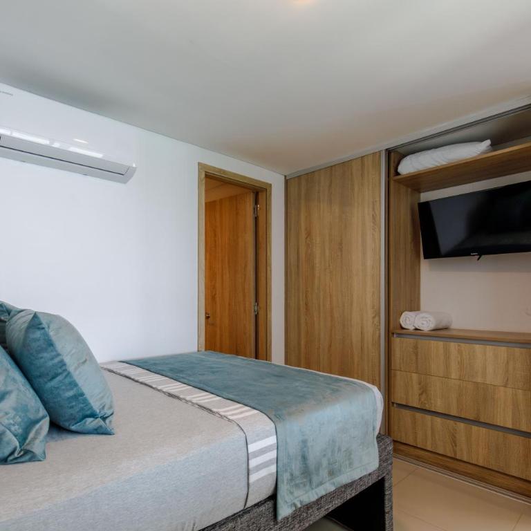 Apartamento de tres alcobas - Three-Bedroom Apartment - 15