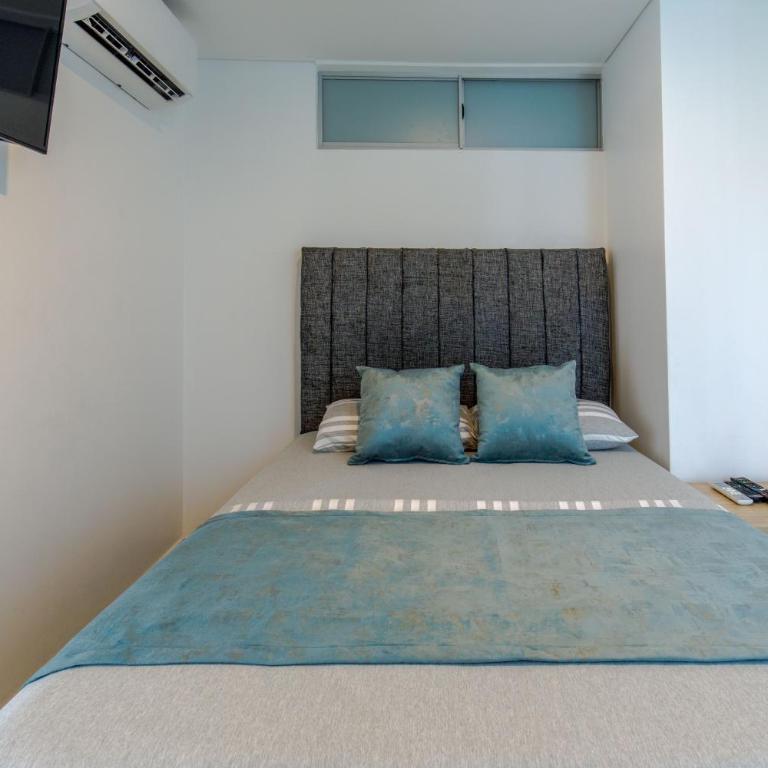 Apartamento de tres alcobas - Three-Bedroom Apartment - 29