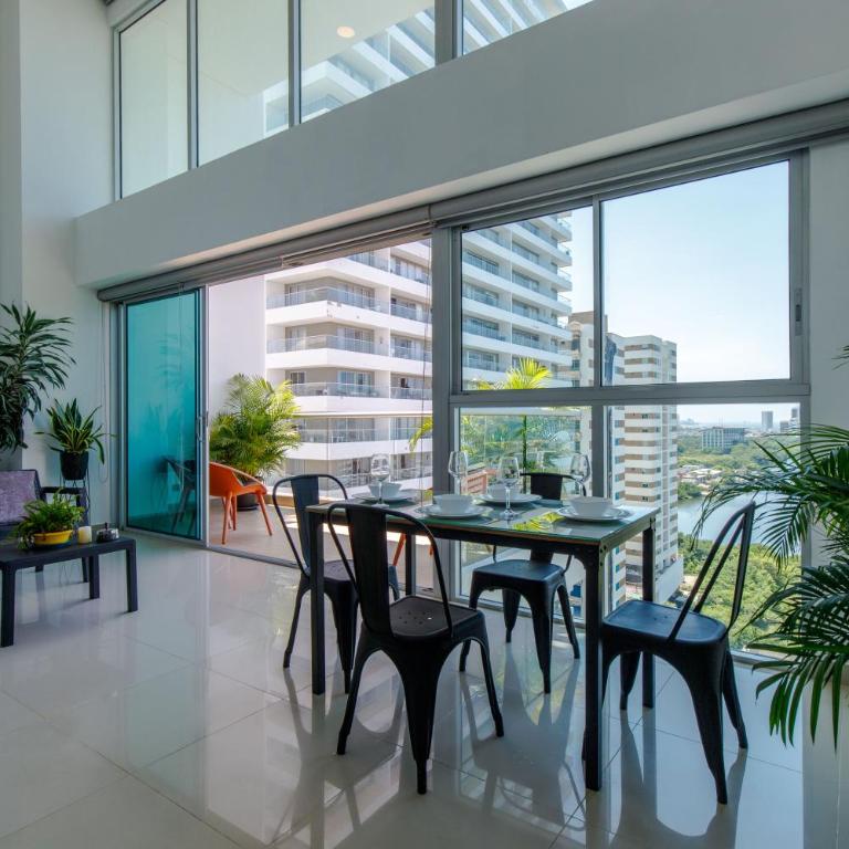 Apartamento de tres alcobas - Three-Bedroom Apartment - 42