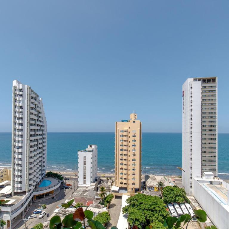 Apartamento de tres alcobas - Three-Bedroom Apartment - 44