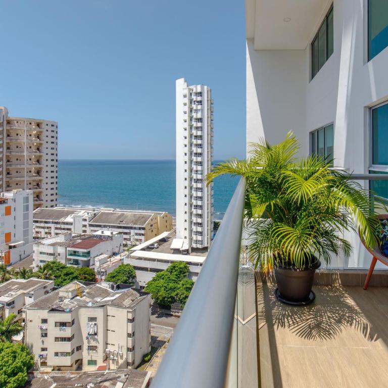 Apartamento de tres alcobas - Three-Bedroom Apartment - 54