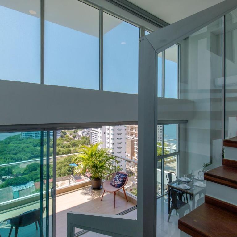 Apartamento de tres alcobas - Three-Bedroom Apartment - 63