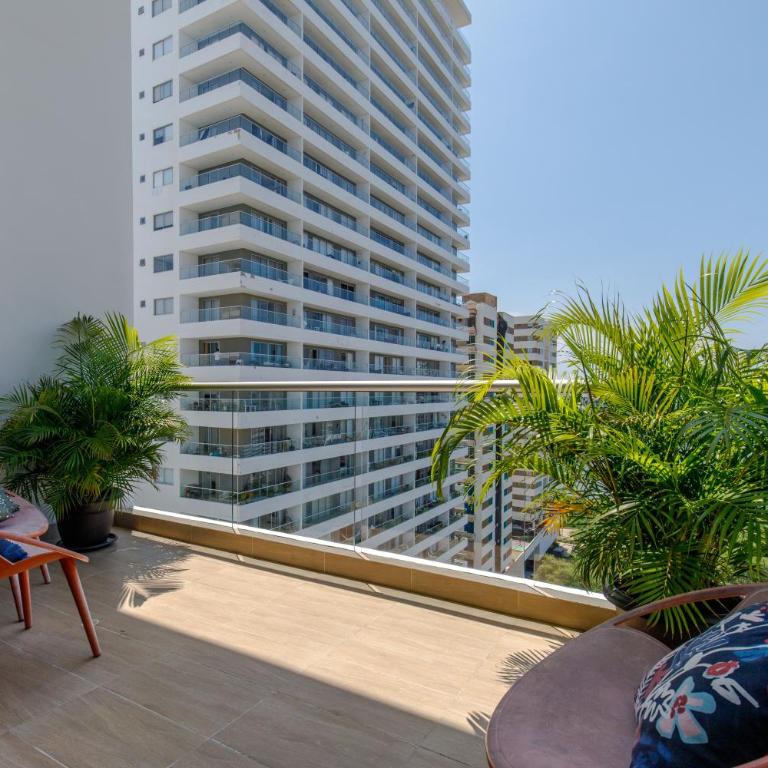 Apartamento de tres alcobas - Three-Bedroom Apartment - 66
