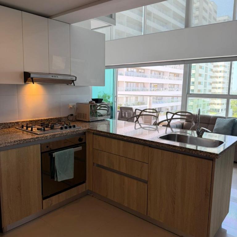 Apartamento de tres alcobas - Three-Bedroom Apartment - 85