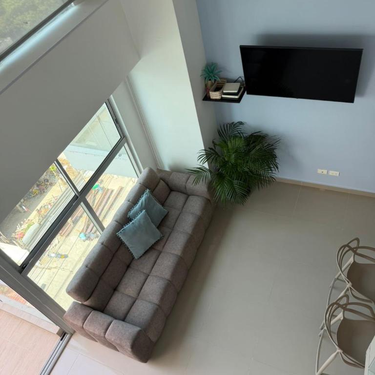 Apartamento de tres alcobas - Three-Bedroom Apartment - 94