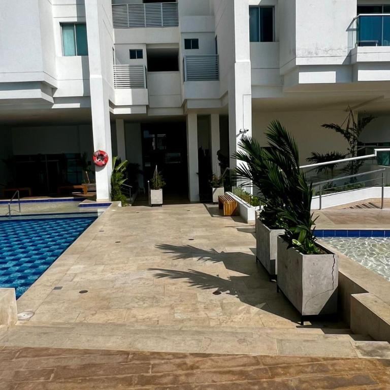 Apartamento de tres alcobas - Three-Bedroom Apartment - 98