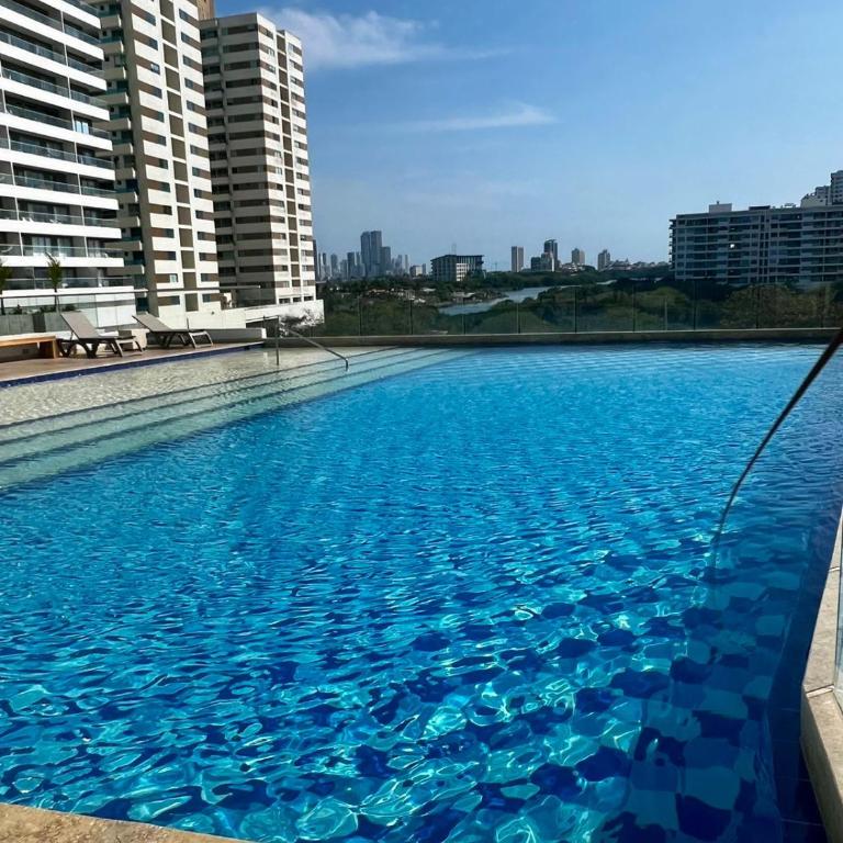 Apartamento de tres alcobas - Three-Bedroom Apartment - 96