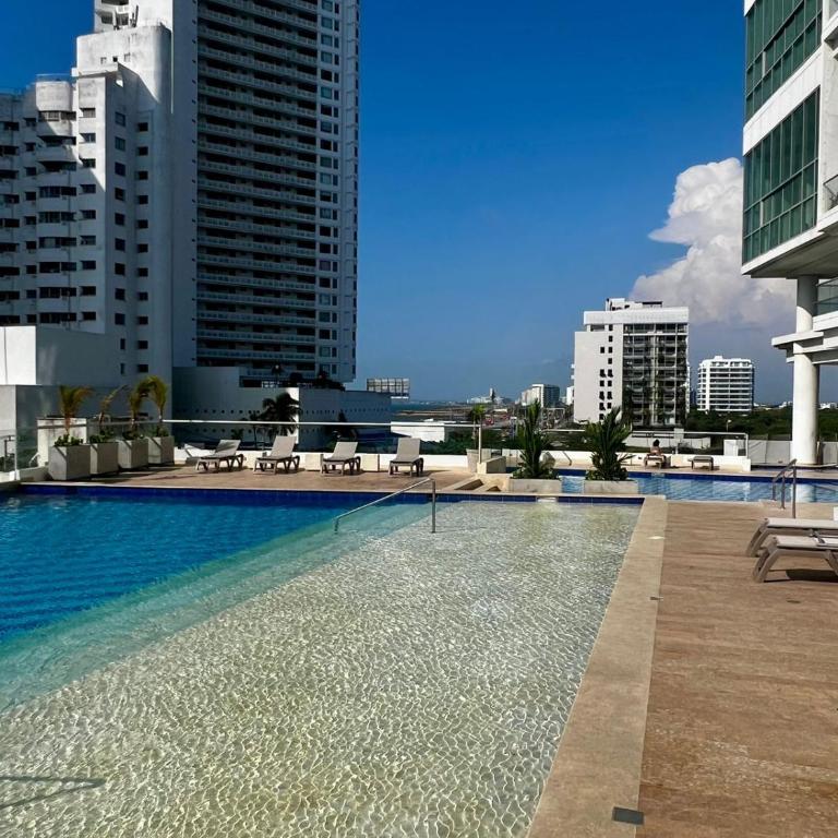 Apartamento de tres alcobas - Three-Bedroom Apartment - 97