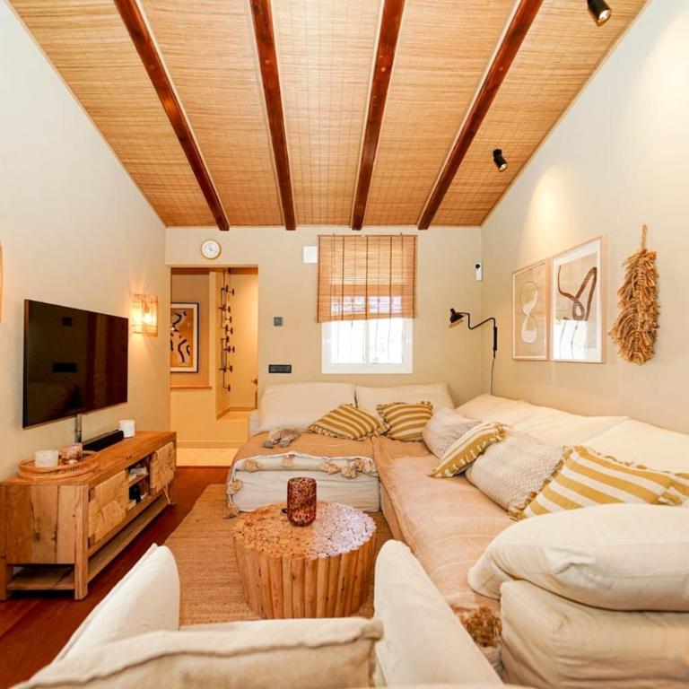 Luxury 4BR Bungalow with Pool, BBQ and AC - Four-Bedroom House - 18