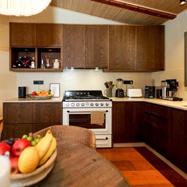 Luxury 4BR Bungalow with Pool, BBQ and AC - Four-Bedroom House - 22