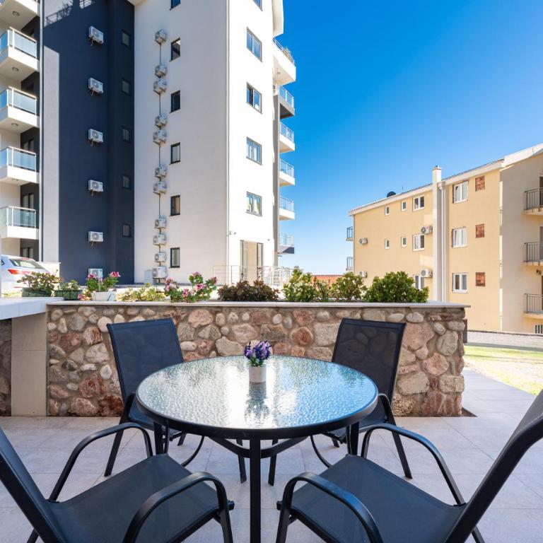Hillside Apartments - Studio with Terrace - 2