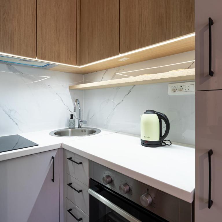 Hillside Apartments - Studio with Terrace - 3