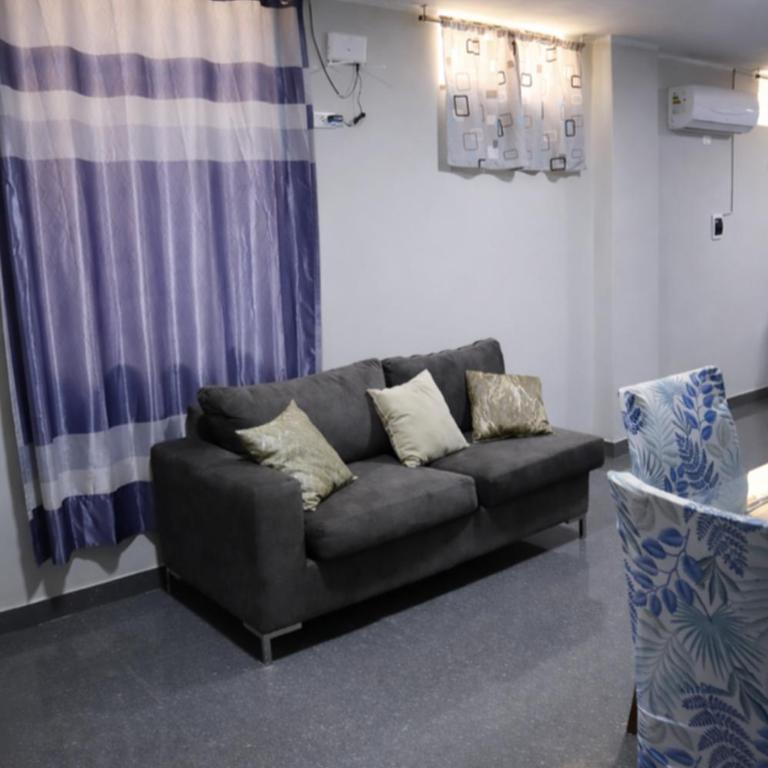 Calle España - 2do piso - solo habitación principal - Apartamento de 1 dormitorio - 6