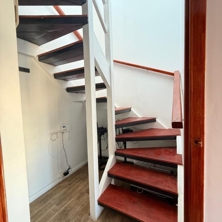 Luminoso y central dpto Duplex en barrio El Golf - Costanera Center - Apartamento de 2 dormitorios con vistas a la ciudad - 12