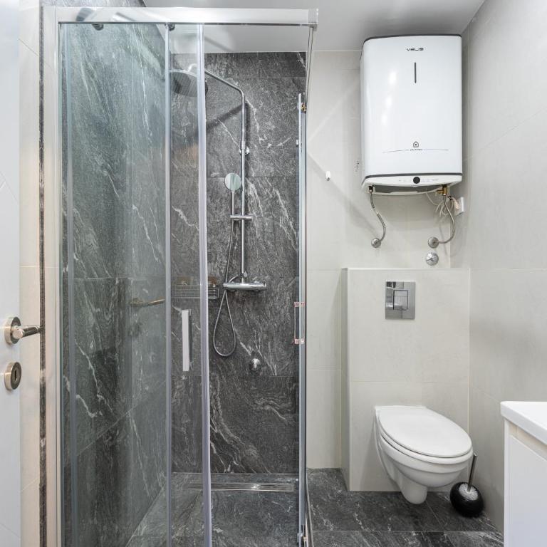 Hillside Apartments - Studio - 7