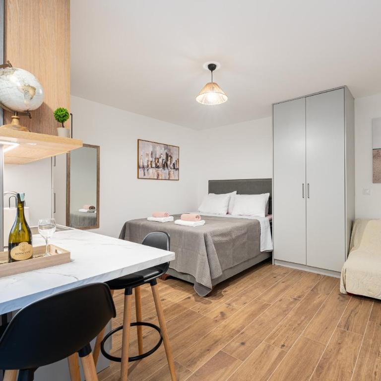 Hillside Apartments - Studio - 2