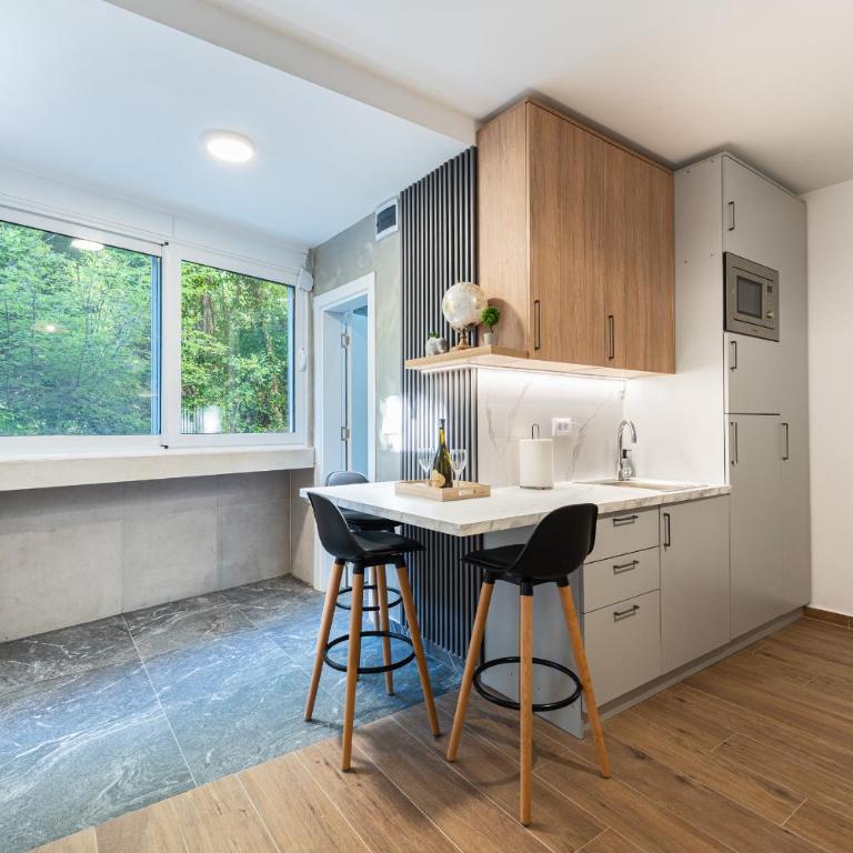 Hillside Apartments - Studio - 5