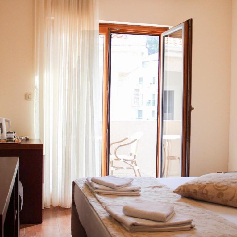 Apartments MUN Petrovac - Deluks Dvokrevetna Soba sa Bračnim Krevetom i Balkonom - 2