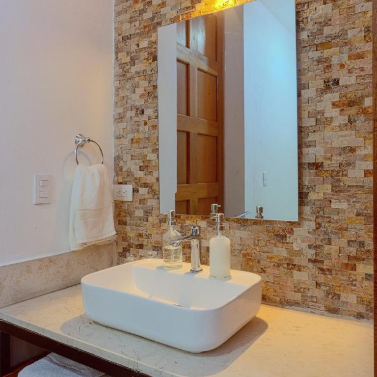 Casa de las Puertas - Two-Bedroom House - 17