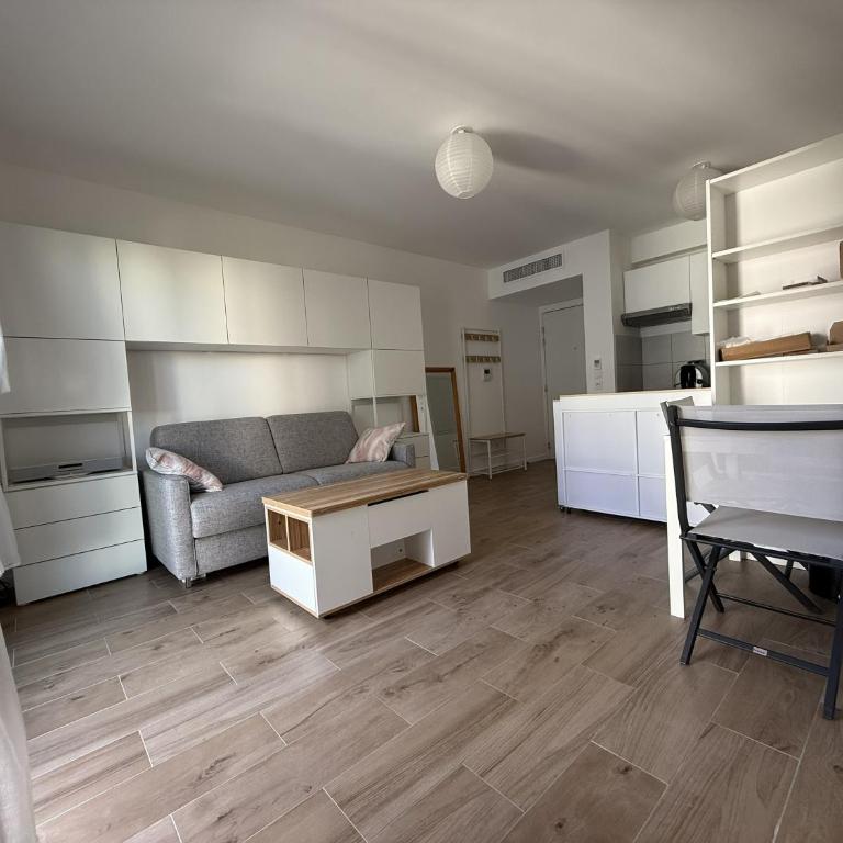 Centre Juan, studio calme, Clim, pk - Studio avec Balcon - 1