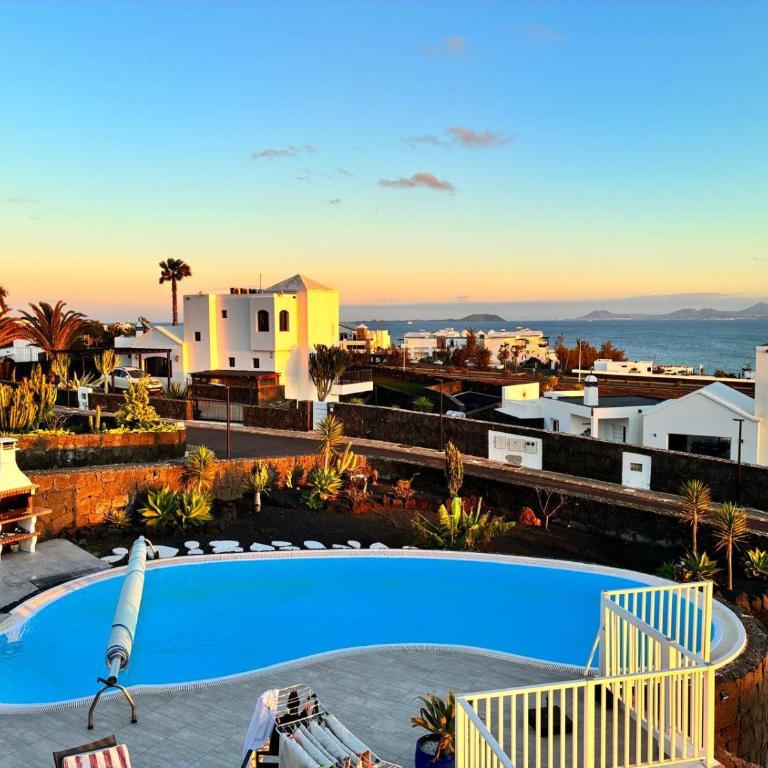 Ocean views and relax in Lanzarote - Three-Bedroom Villa - 29
