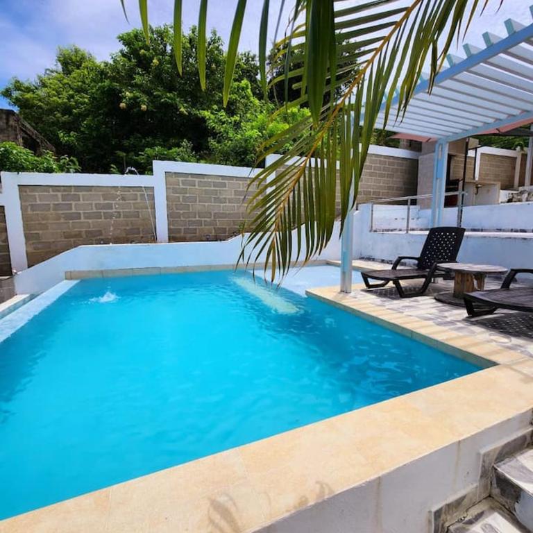 Casa turística con piscina privada y vista al mar - Casa - 1