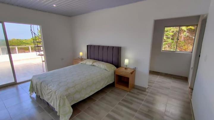 Casa turística con piscina privada y vista al mar - Casa - 5