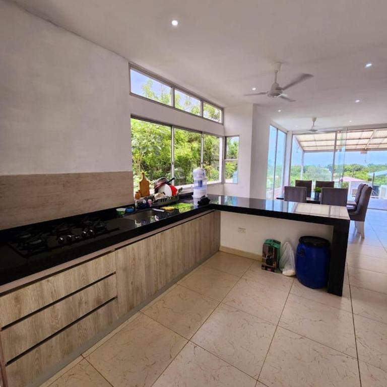 Casa turística con piscina privada y vista al mar - Casa - 10