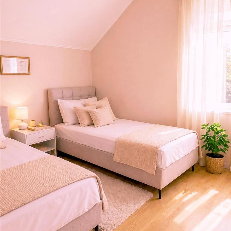 ZARA apartment- Near the Old town ,Cool and shaded ,3 ACs , Free Parking & Peaceful - Two-Bedroom Apartment - 15