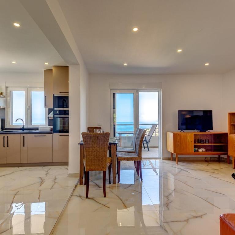Ferienwohnung Jana - Apartman sa 2 Spavaće Sobe, Balkonom i Pogledom na More - 1