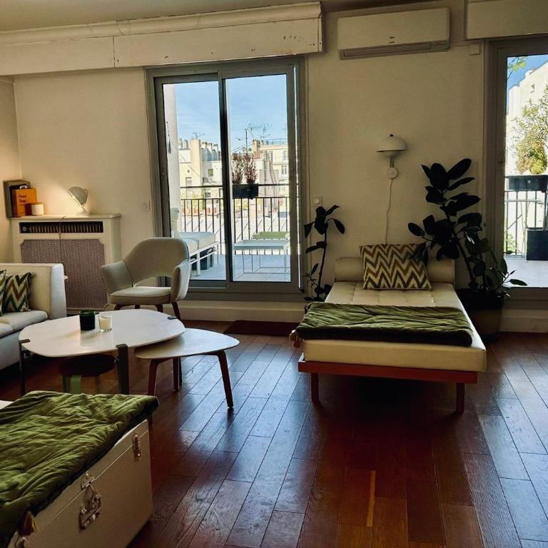 Rare ! 4BR Penthouse with terraces, up to 7p, near Champs-Elysées - Appartamento Deluxe con 4 Camere da Letto - 5